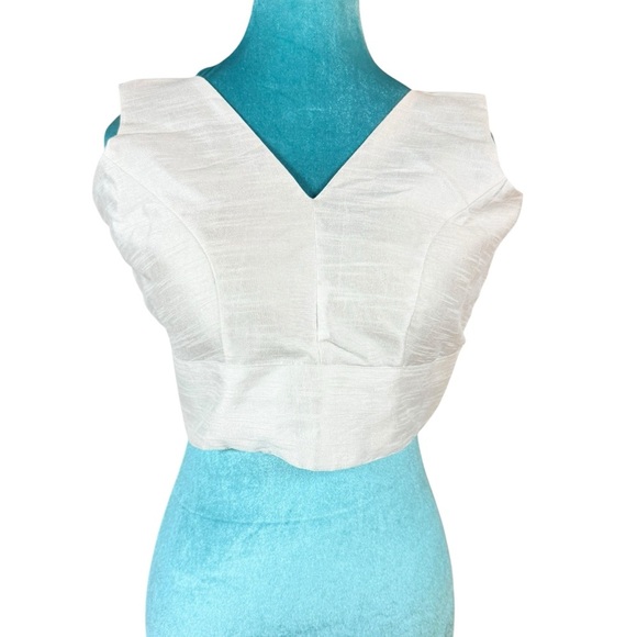 Silver & White Metallic Crop Top with Built-In Cups – Party/Bridal XS-S - Picture 2 of 11